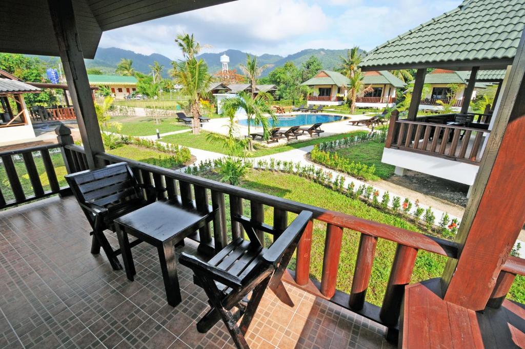 Phatcharee Resort Баан Тай Номер фото