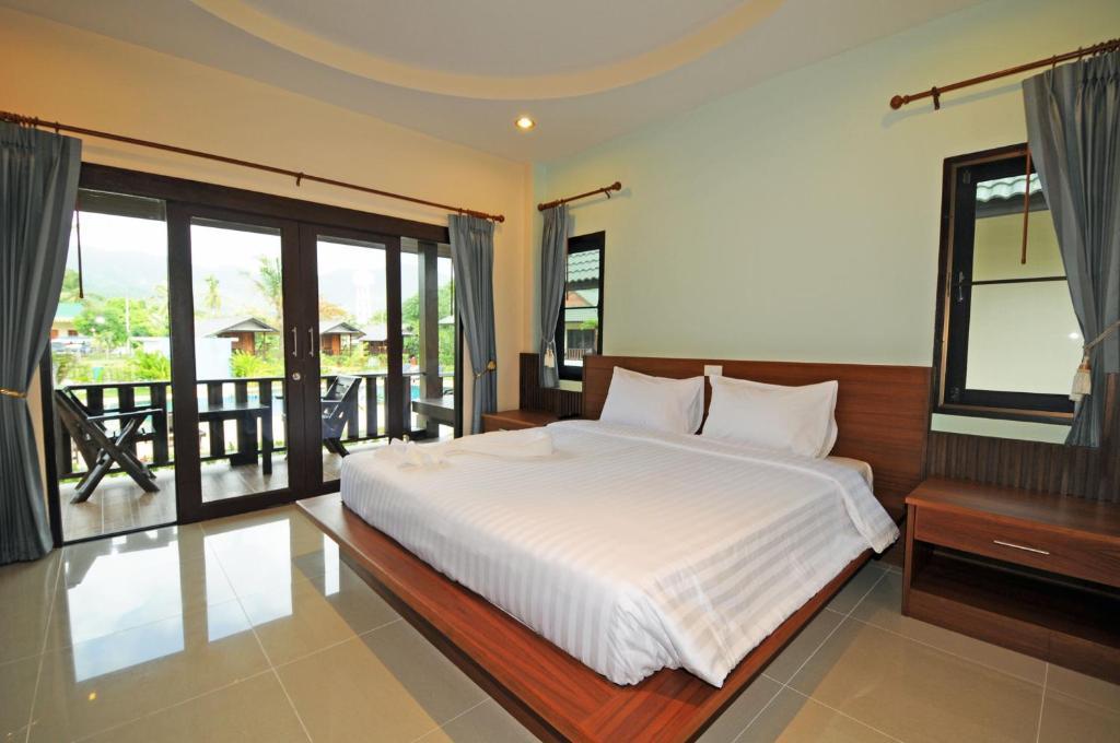 Phatcharee Resort Баан Тай Номер фото