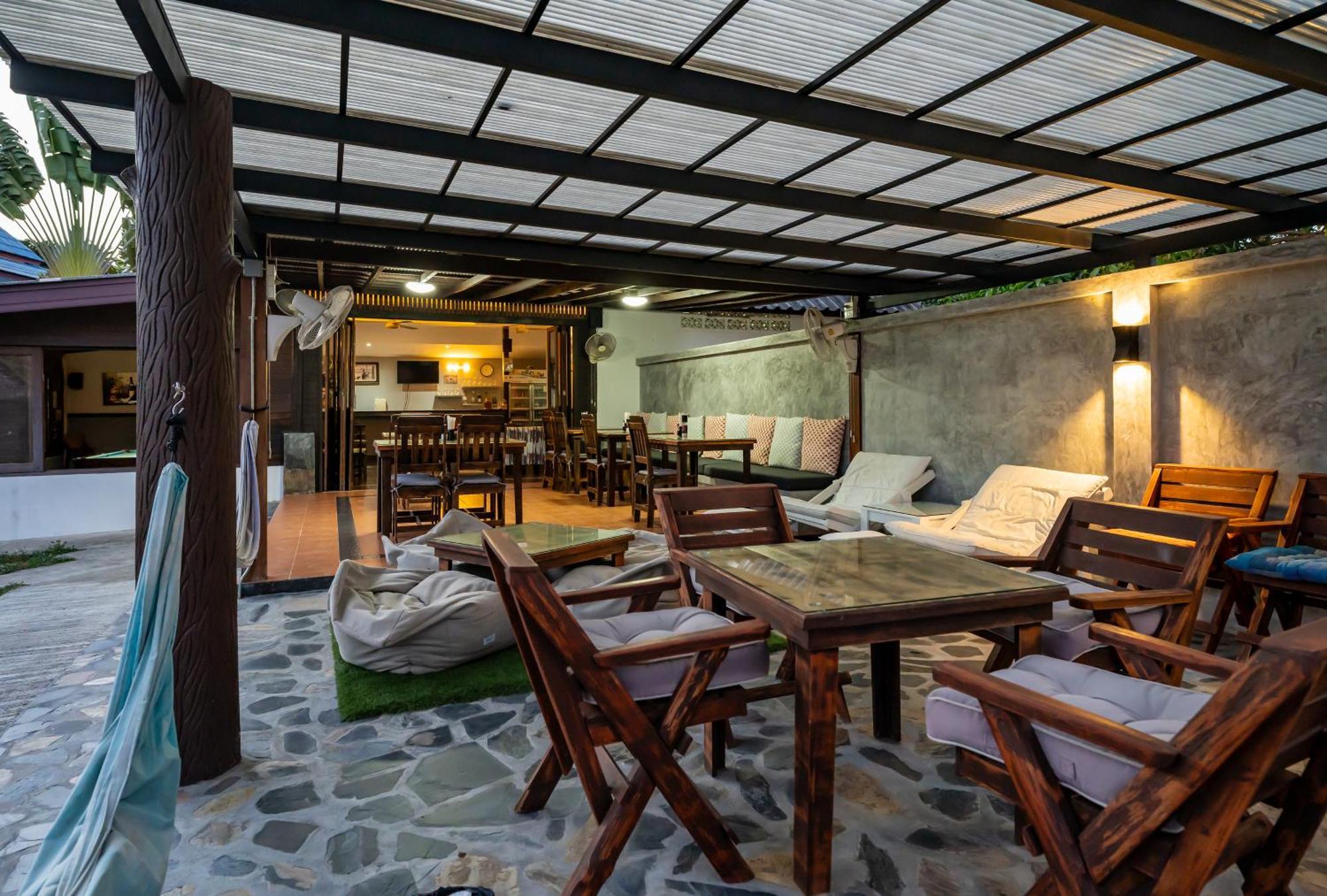 Phatcharee Resort Баан Тай Экстерьер фото