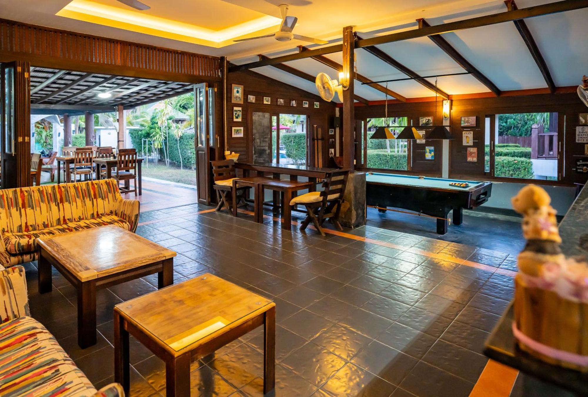 Phatcharee Resort Баан Тай Экстерьер фото