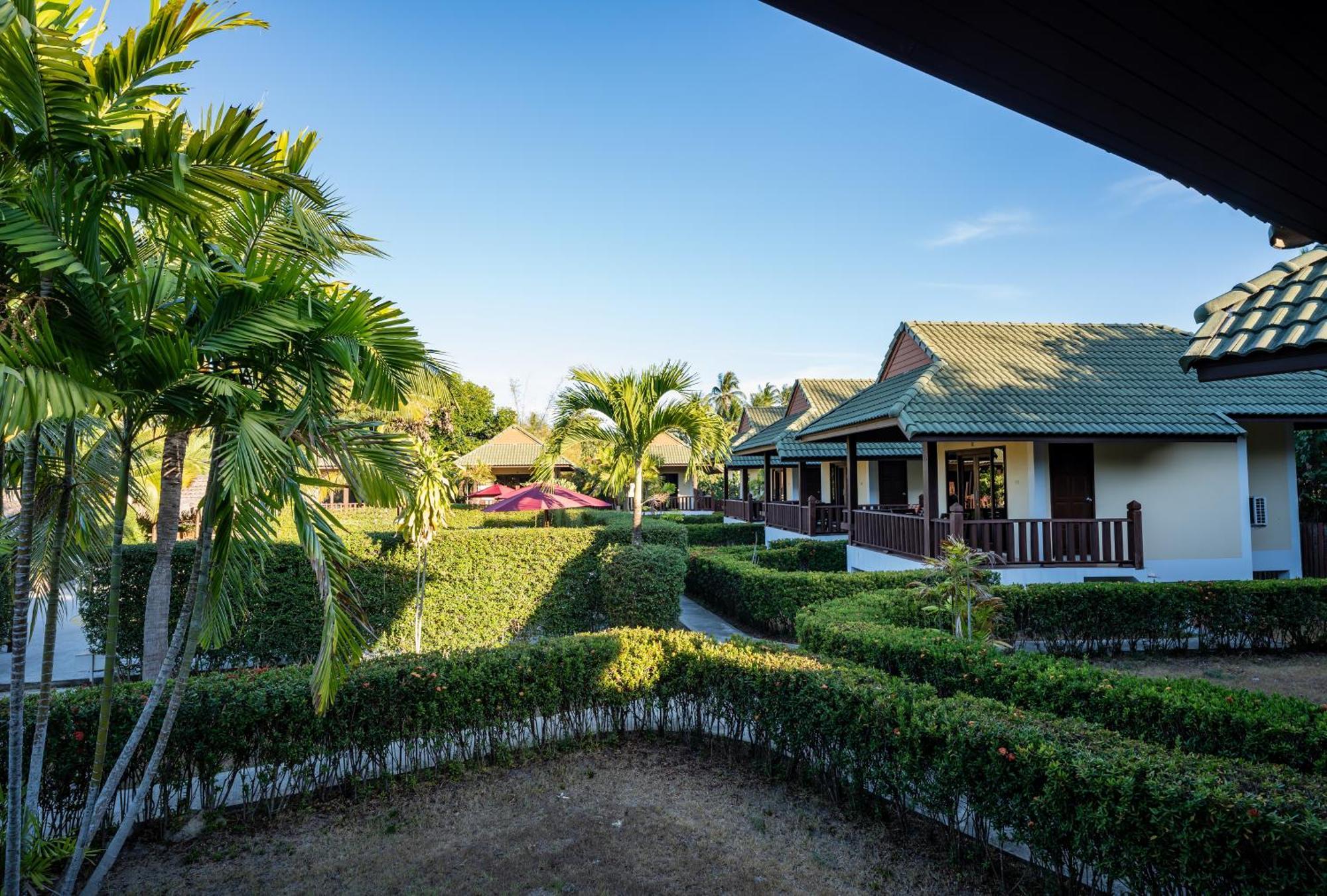 Phatcharee Resort Баан Тай Экстерьер фото