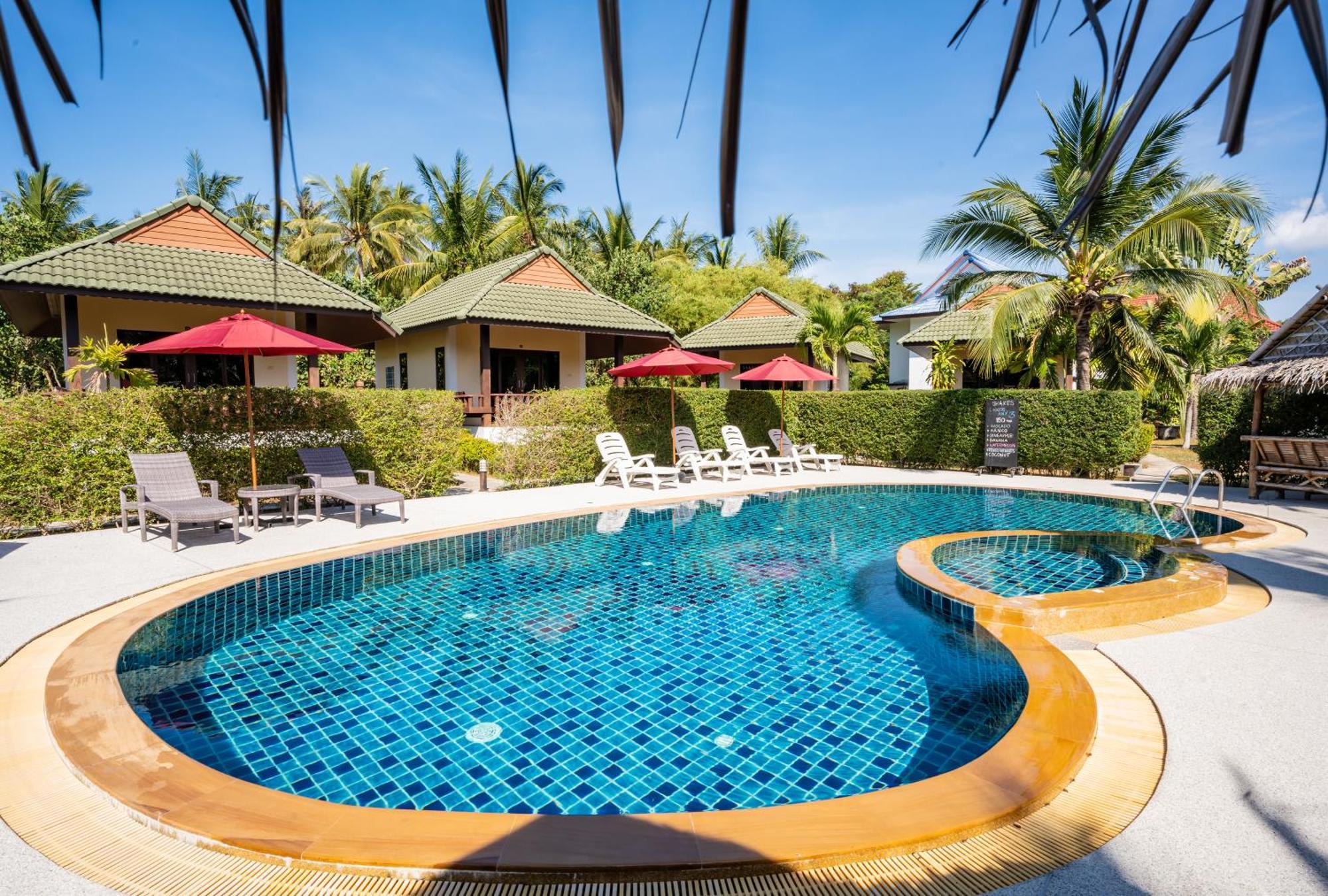 Phatcharee Resort Баан Тай Экстерьер фото